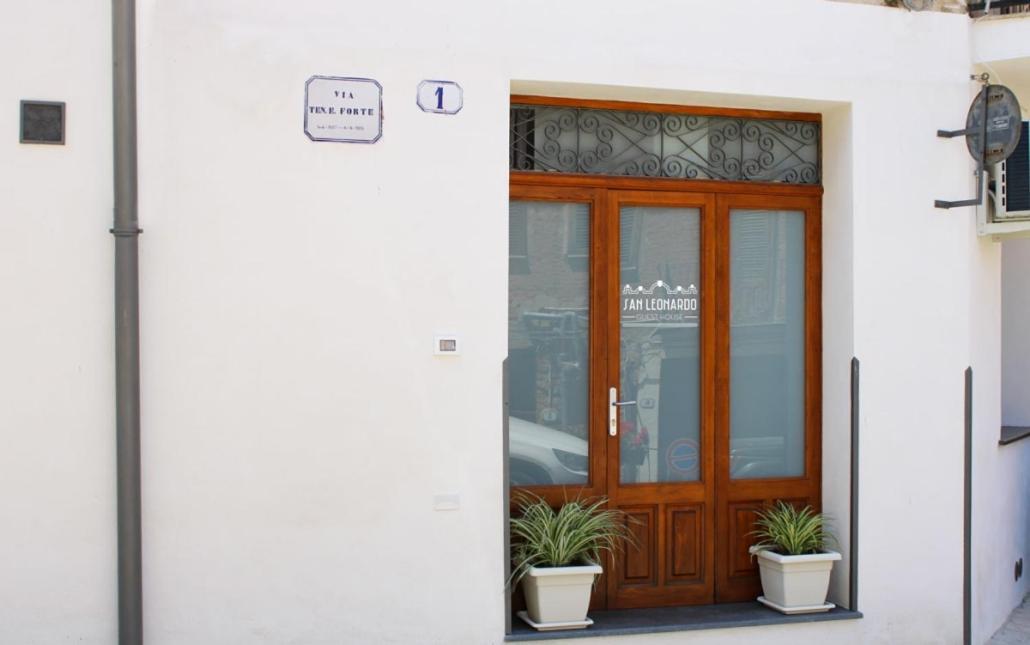 San Leonardo Guest House 카스텔부오노 외부 사진